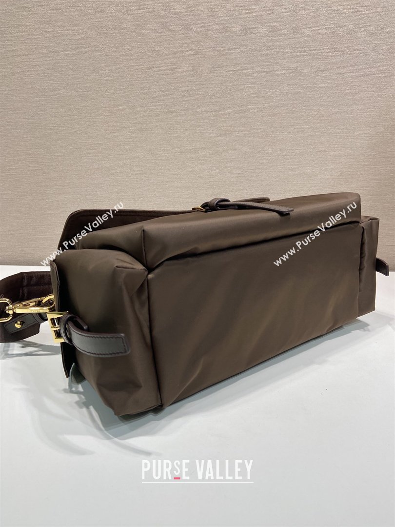 Prada Explore large Re-Nylon shoulder bag with flap Sienna Brown 2026 1BD391 (YZ-260410088)