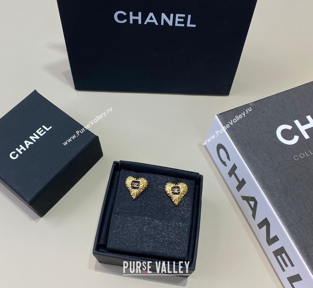 Chanel Heart Stud Earrings Black 2023 1019 (YF-231019002)