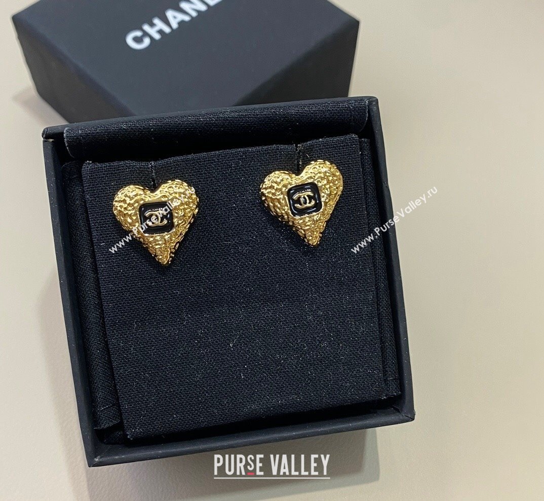 Chanel Heart Stud Earrings Black 2023 1019 (YF-231019002)