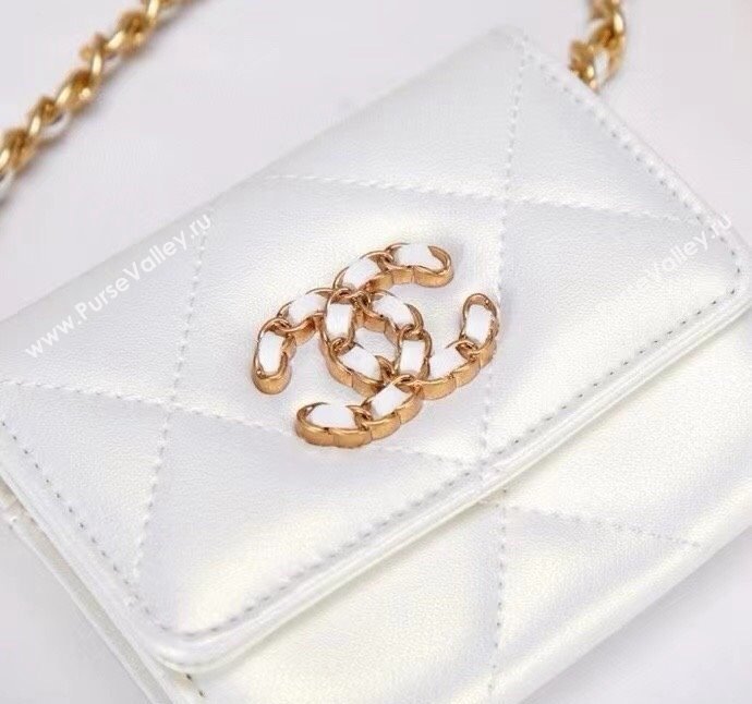 Chanel 19 Quilted Lambskin Flap Coin Purse Wallet with Chain AP1787 White 2023 1220 (99-231220130)