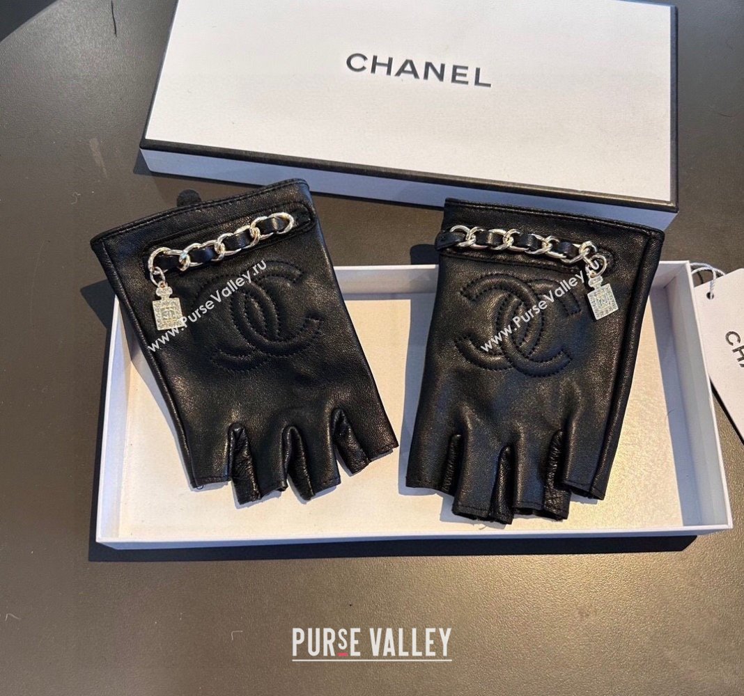 Chanel Lambskin Short Gloves with Chain Black 2024 0111 (XMN-240111094)