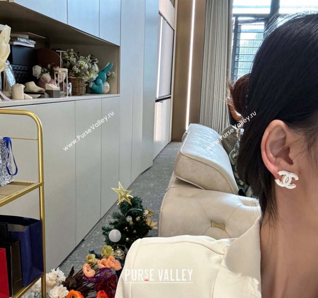 Chanel CC Stud Earrings White/Black 2024 0301 (YF-240301009)