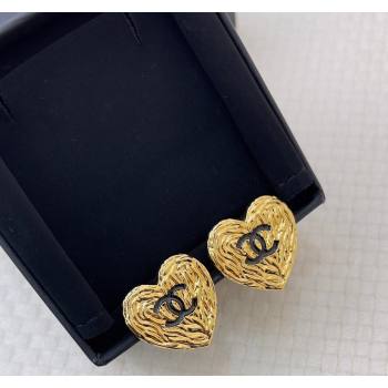 Chanel Heart Stud Earrings Gold 2024 0408 (YF-240408154)
