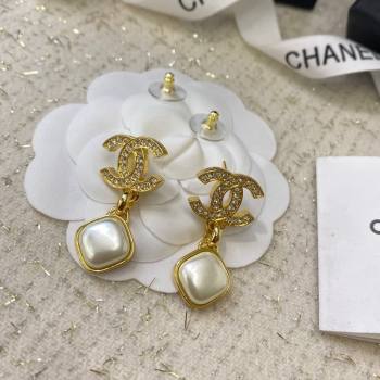 Chanel Pearl Short Earrings 2024 051140 (YF-240511040)