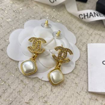 Chanel Pearl Short Earrings 2024 051140 (YF-240511040)