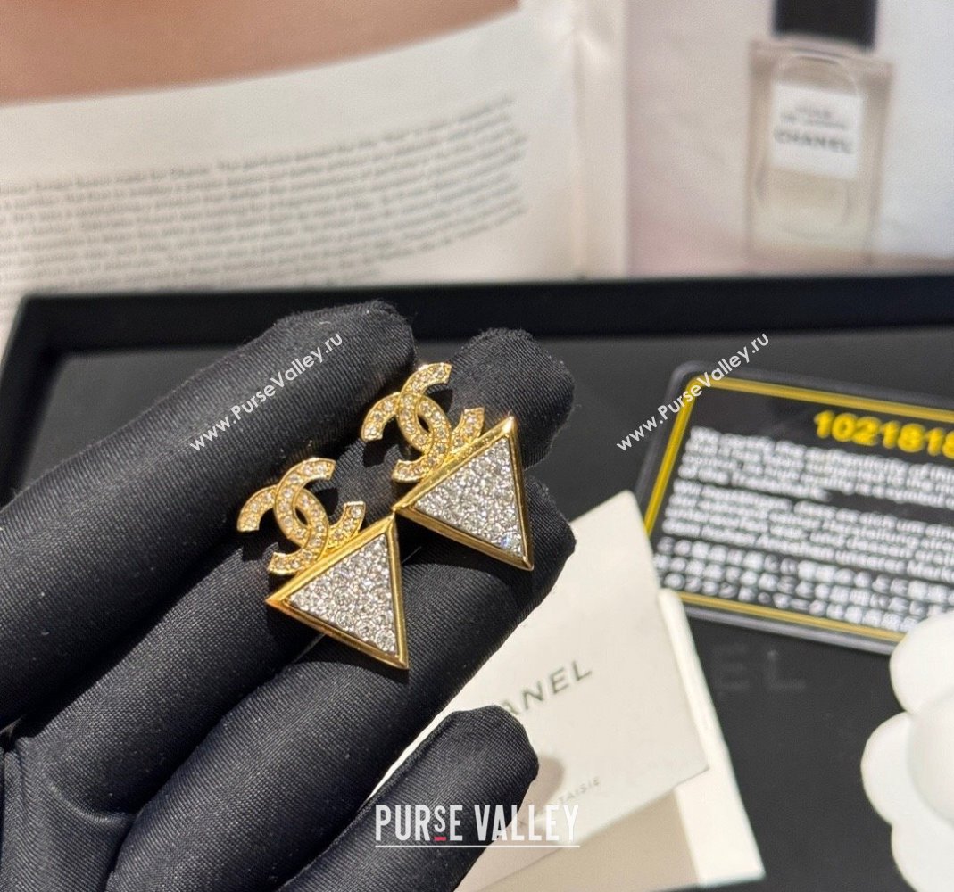 Chanel Triangle Short Earrings Glitter 2024 0614 (YF-240614112)