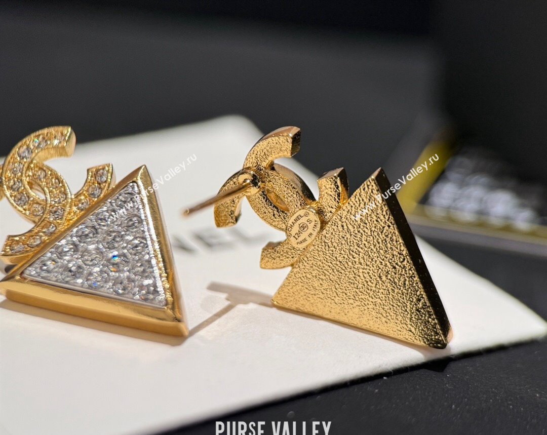 Chanel Triangle Short Earrings Glitter 2024 0614 (YF-240614112)