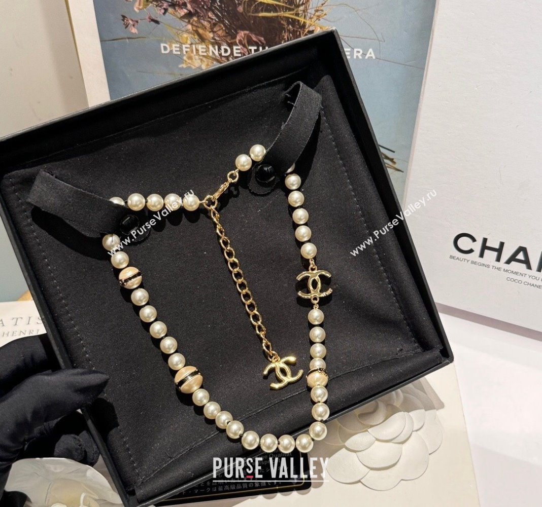 Chanel Pearls Short Necklace White/Black 2024 0614 (YF-240614101)