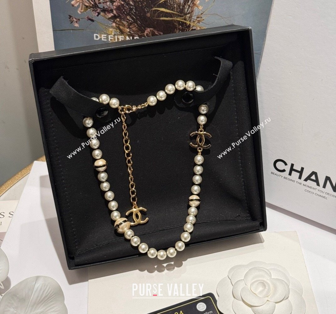 Chanel Pearls Short Necklace White/Black 2024 0614 (YF-240614101)