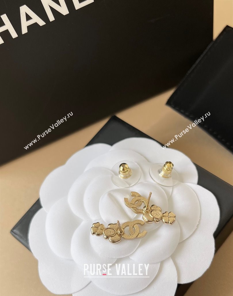 Chanel Bloom Stud Earrings Black/White 2025 0320 (YF-250320017)