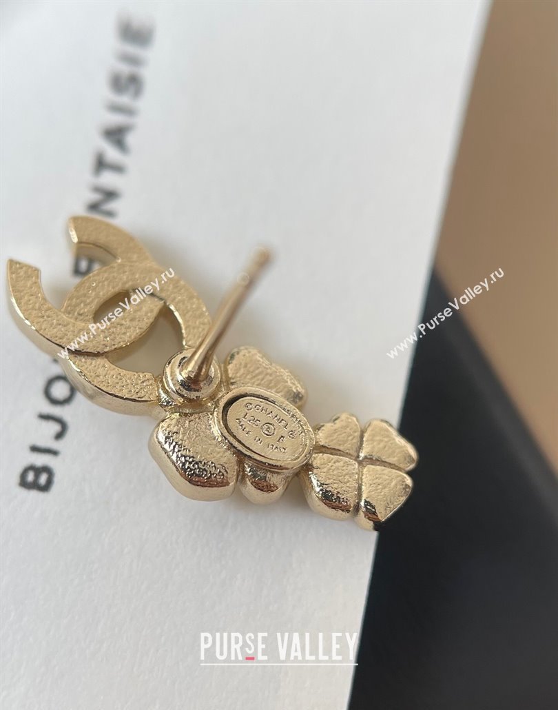 Chanel Bloom Stud Earrings Black/White 2025 0320 (YF-250320017)