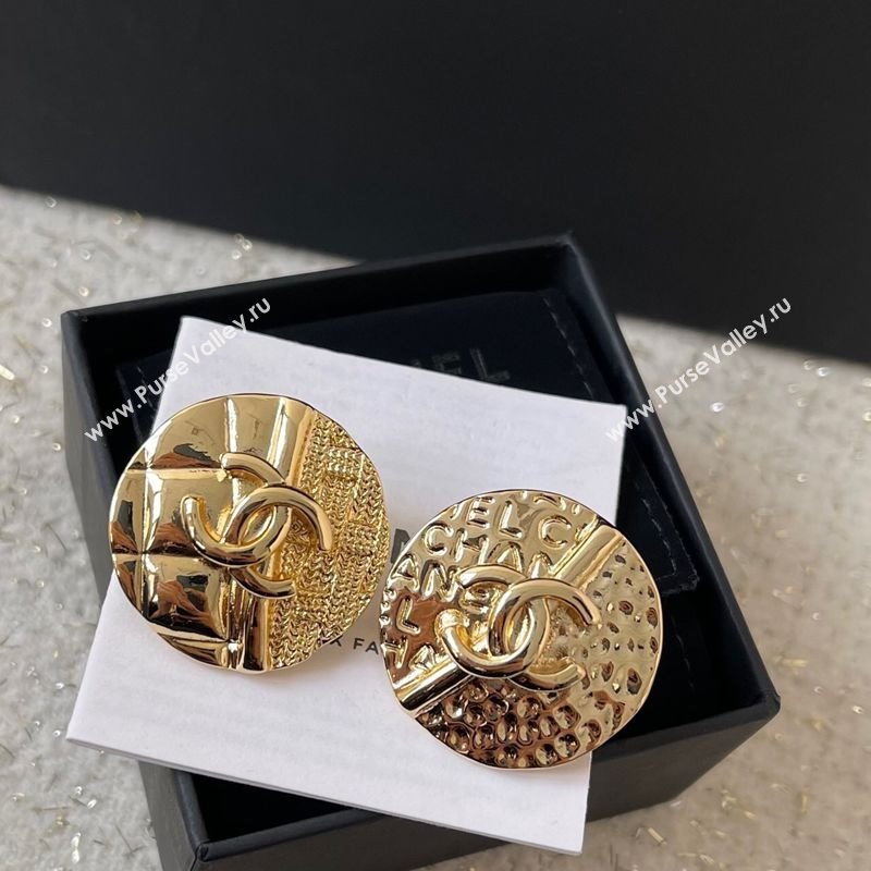 Chanel Quilted Round Stud Earrings Gold 2025 (YF-250320030)