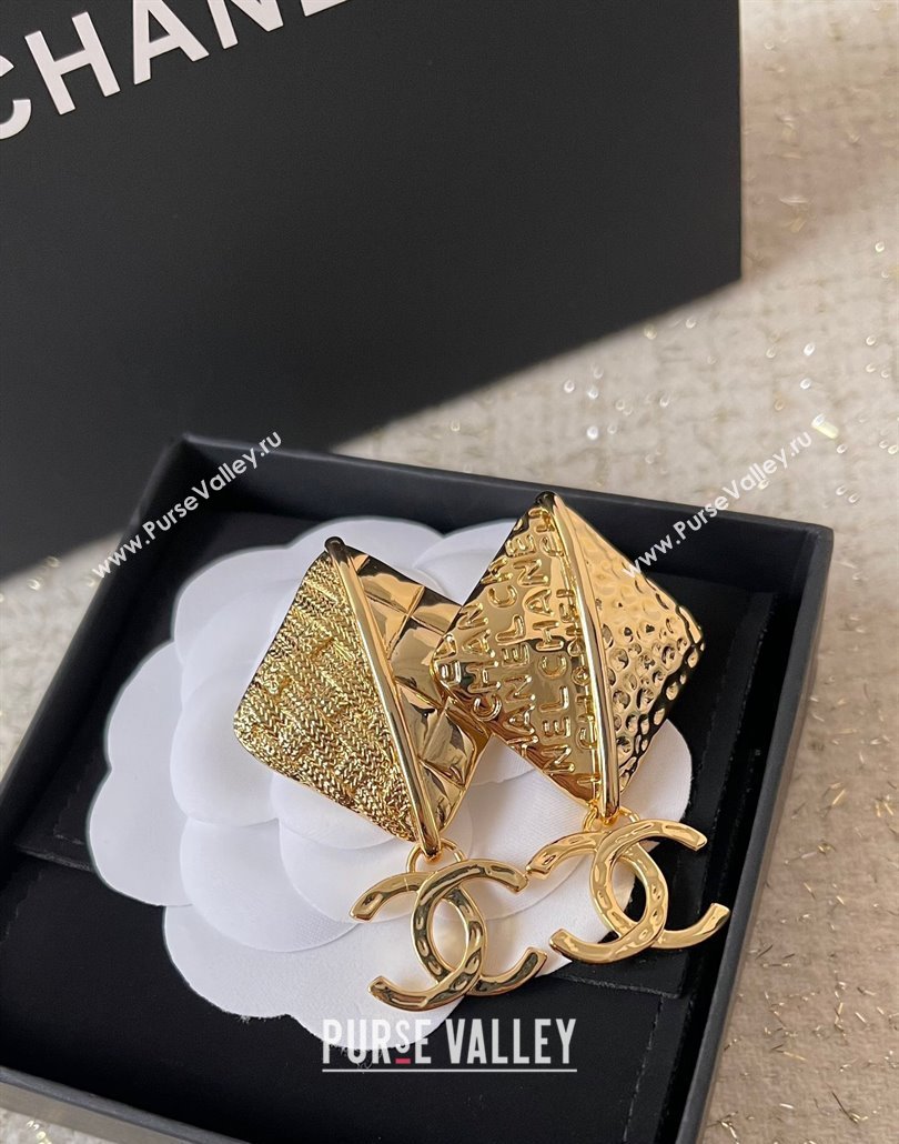 Chanel Quilted Short Earrings Gold 2025 ABE612 (YF-250320031)