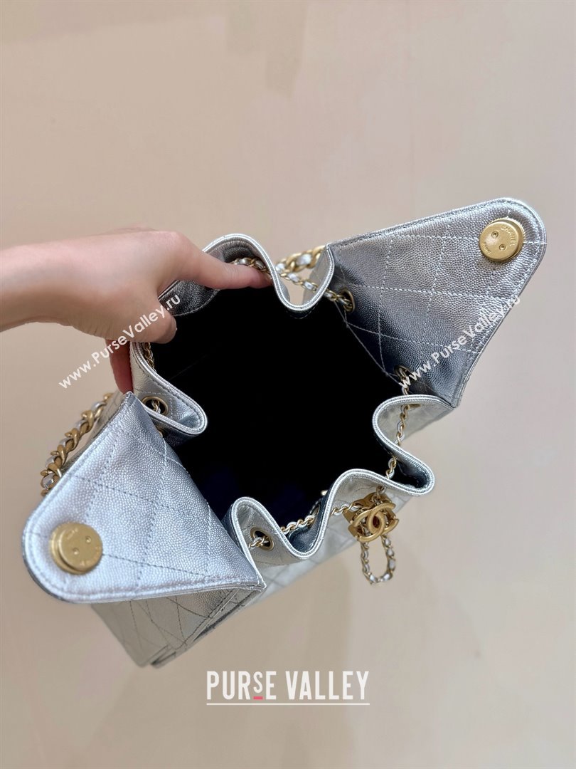 Chanel 25 Small Handbag in Grained Calfskin AS5293 Silver Spring-Summer 2025 Top Quality (SHUNY-25050617)