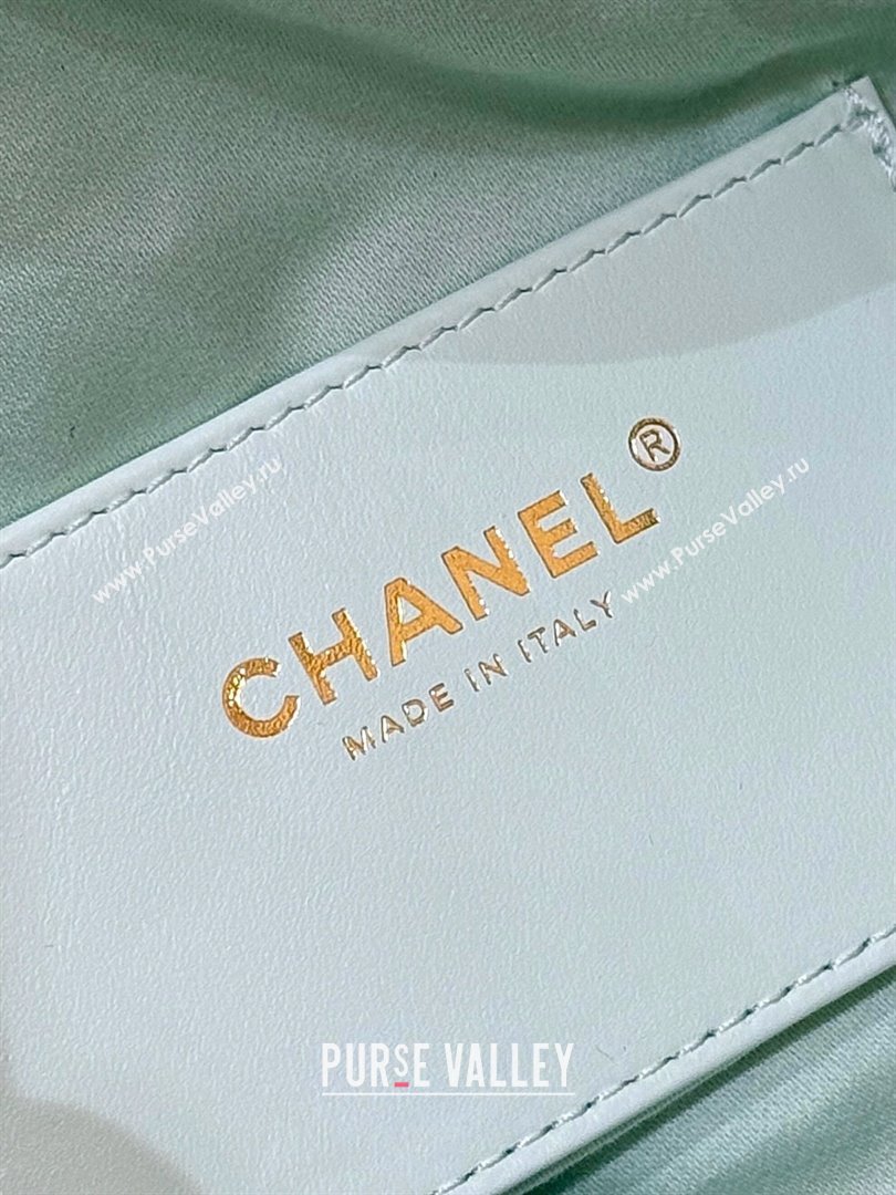 Chanel 25 Small Handbag in Grained Calfskin AS5293 Light Green Spring-Summer 2025 Top Quality (SHUNY-25050613)