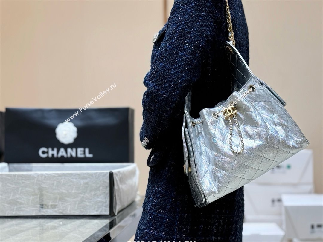 Chanel 25 Small Handbag in Grained Calfskin AS5293 Silver Spring-Summer 2025 Top Quality (SHUNY-25050617)