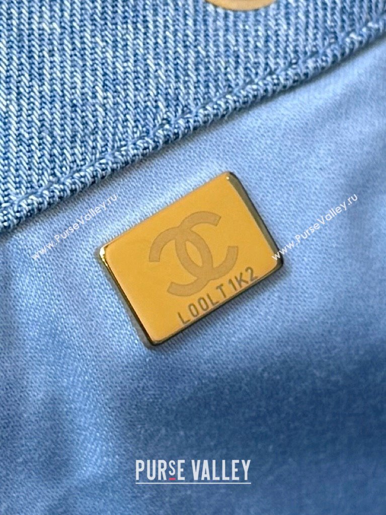 Chanel 25 Small Handbag in Light Blue Denim AS5293 Spring-Summer 2025 Top Quality (SHUNY-25050619)