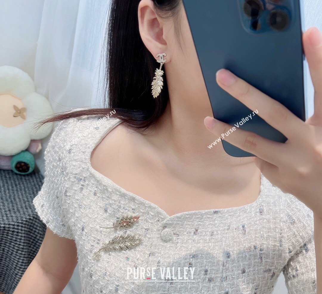 Chanel Feather Brooch Gold/Pink 2025 0509 (YF-250509053)
