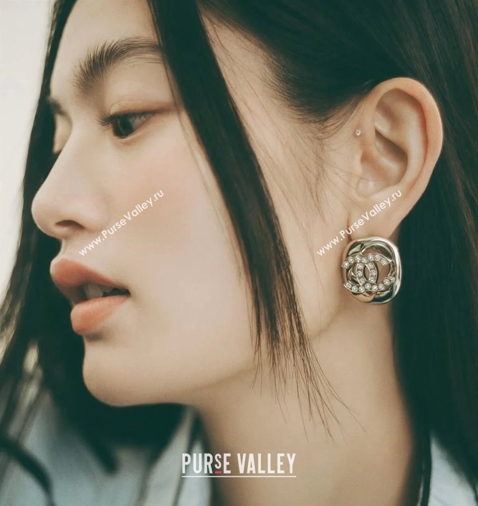 Chanel Strass CC Round Stud Earrings Silver 2025 0509 (YF-250509064)