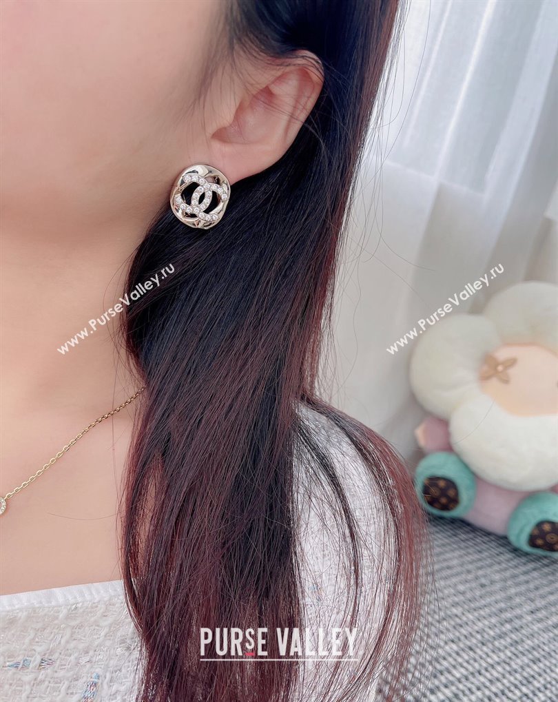Chanel Strass CC Round Stud Earrings Gold 2025 0509 (YF-250509065)