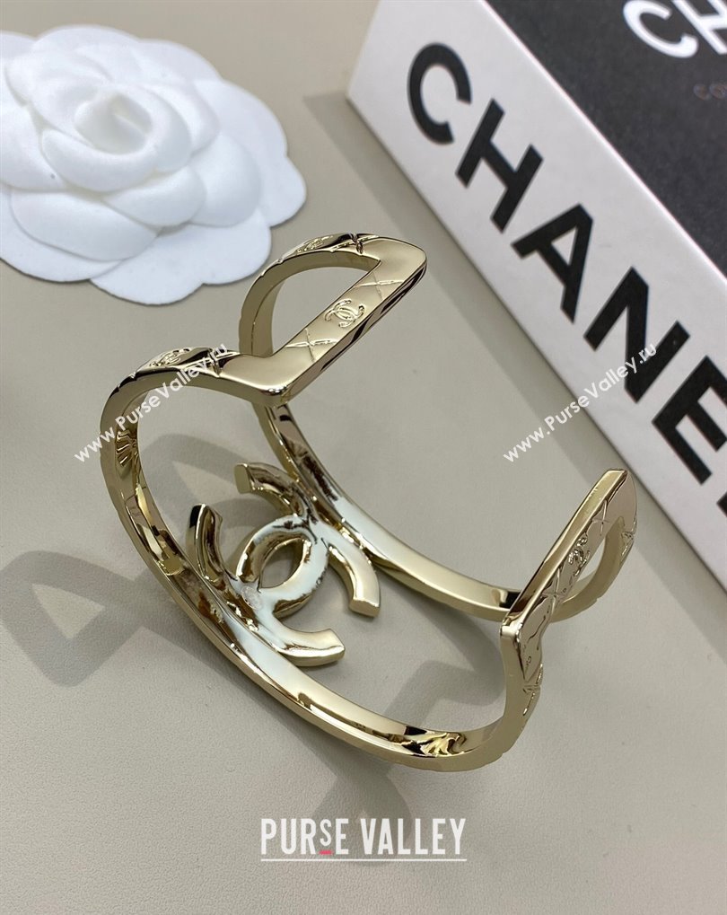 Chanel Strass CC Cuff Bracelet Gold 2025 0509 (YF-250509073)