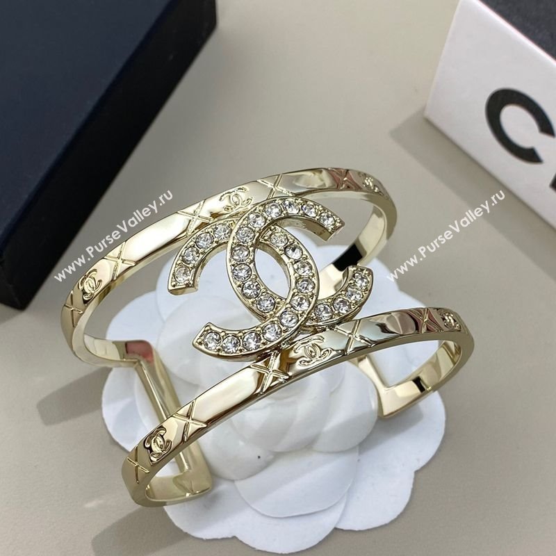 Chanel Strass CC Cuff Bracelet Gold 2025 0509 (YF-250509073)