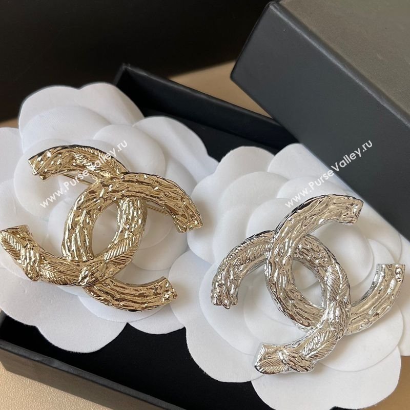 Chanel Metal-Tone CC Brooch Silver/Gold 2025 0509 (YF-250509078)