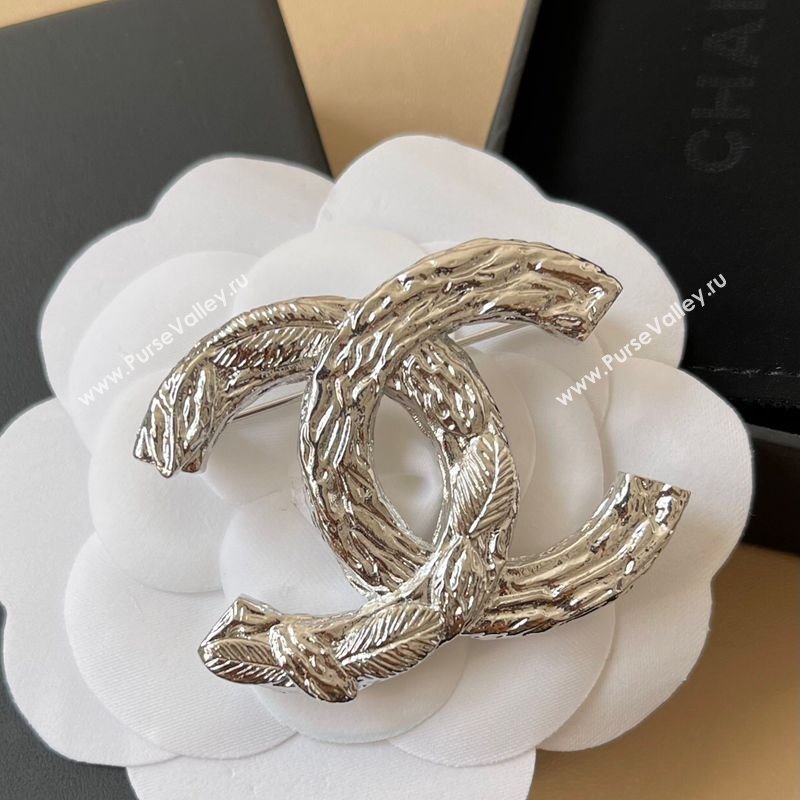 Chanel Metal-Tone CC Brooch Silver/Gold 2025 0509 (YF-250509078)