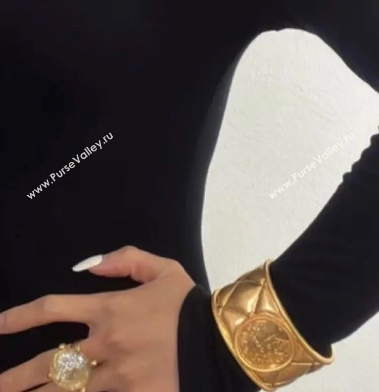 Chanel Vintage Cuff Bracelet Gold 2025 0509 (YF-250509094)