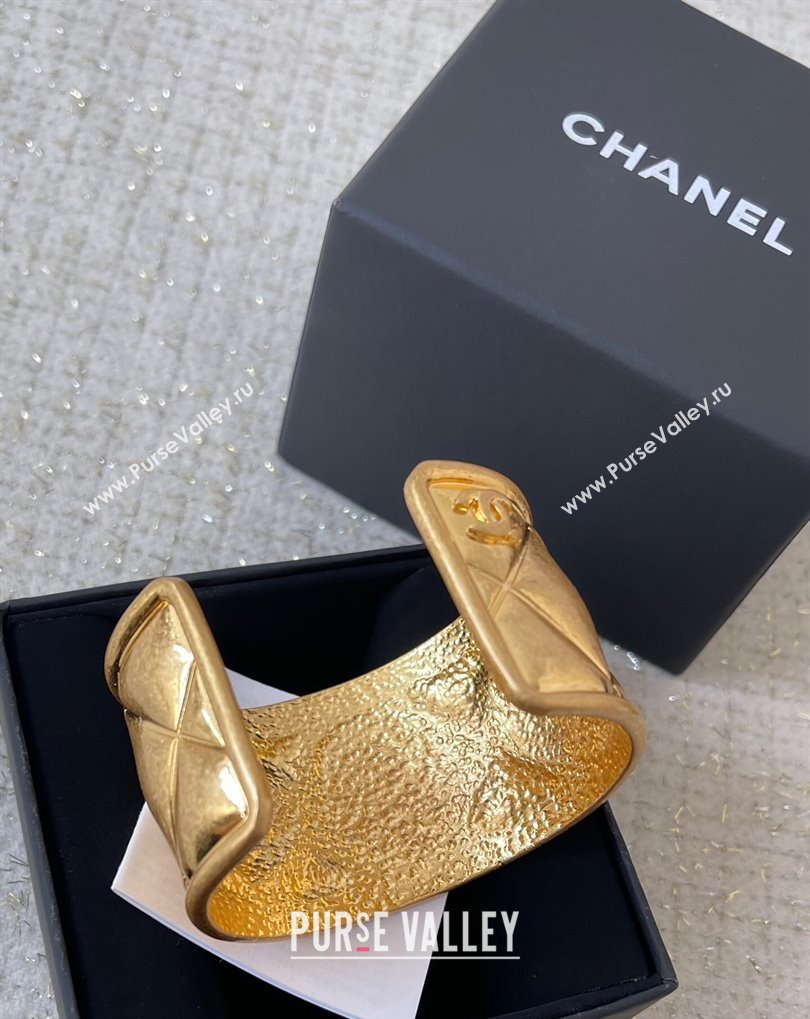 Chanel Vintage Cuff Bracelet Gold 2025 0509 (YF-250509094)