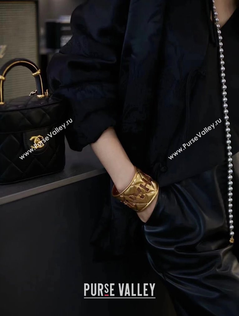 Chanel Vintage Cutout Cuff Bracelet Gold 2025 (YF-250509095)