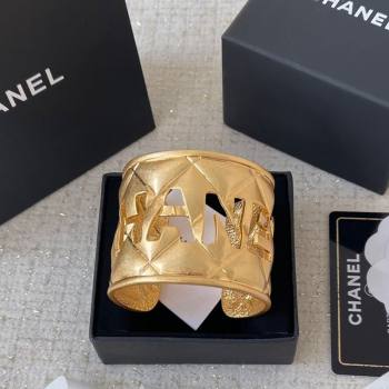 Chanel Vintage Cutout Cuff Bracelet Gold 2025 (YF-250509095)