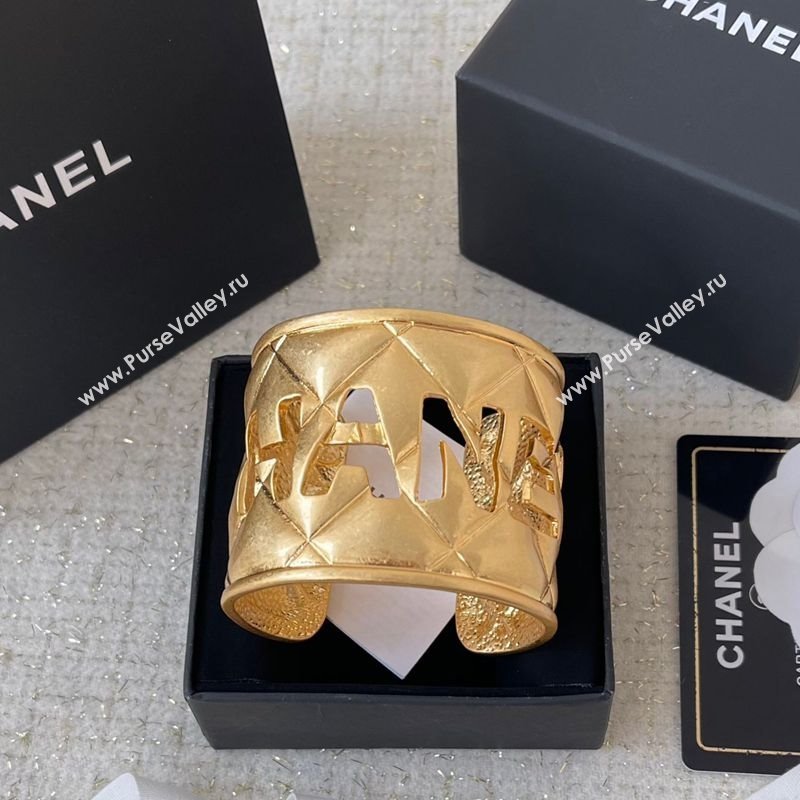 Chanel Vintage Cutout Cuff Bracelet Gold 2025 (YF-250509095)