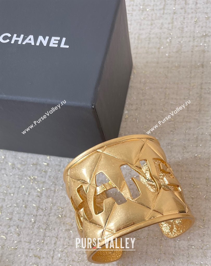 Chanel Vintage Cutout Cuff Bracelet Gold 2025 (YF-250509095)
