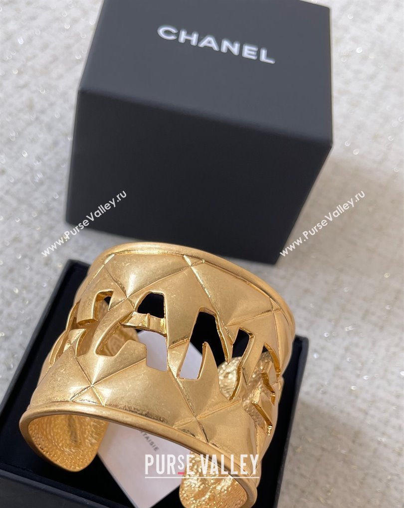 Chanel Vintage Cutout Cuff Bracelet Gold 2025 (YF-250509095)