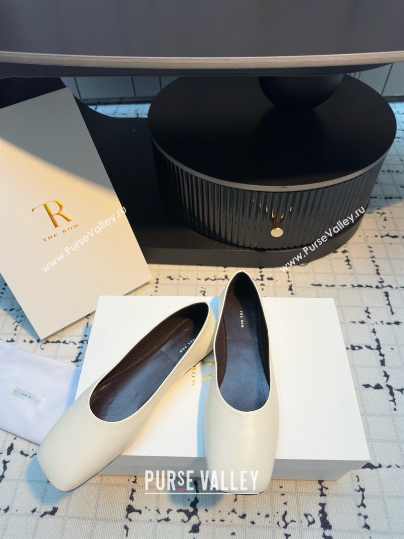 The Row Square Ballet Flats in White Lambskin TR052919 2025 (MGN-25052919)
