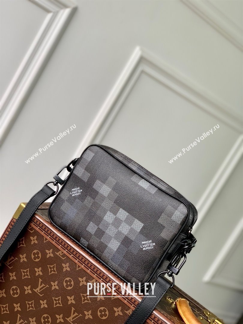 Louis Vuitton Nil Messenger Bag in Damoflage Black Canvas M14988 2025 (K-25061303)