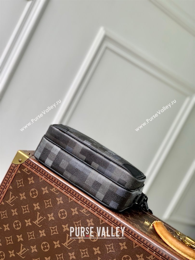 Louis Vuitton Nil Messenger Bag in Damoflage Black Canvas M14988 2025 (K-25061303)
