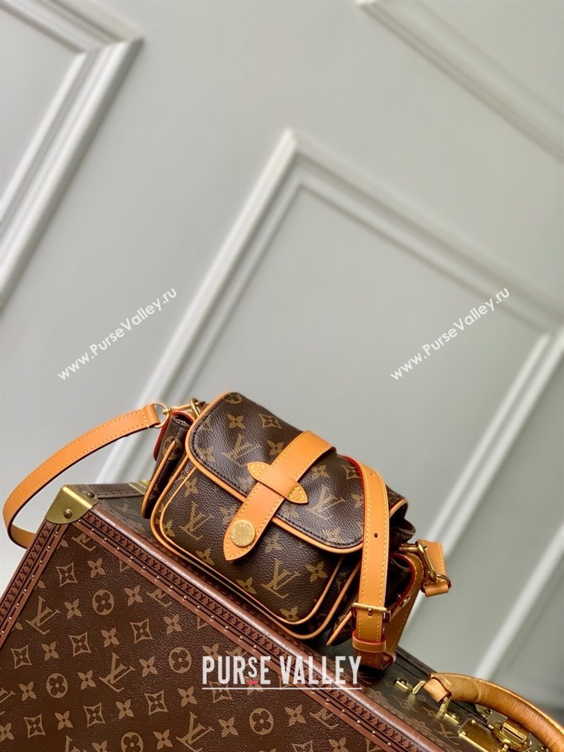 Louis Vuitton Cargo Wearable Wallet in Monogram Canvas M14742 2025 (K-25061803)