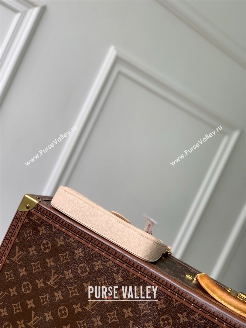Louis Vuitton Easy Pouch Bag in Sand Embossed Grained Cowhide Leather M14421 2025 (K-24061808)