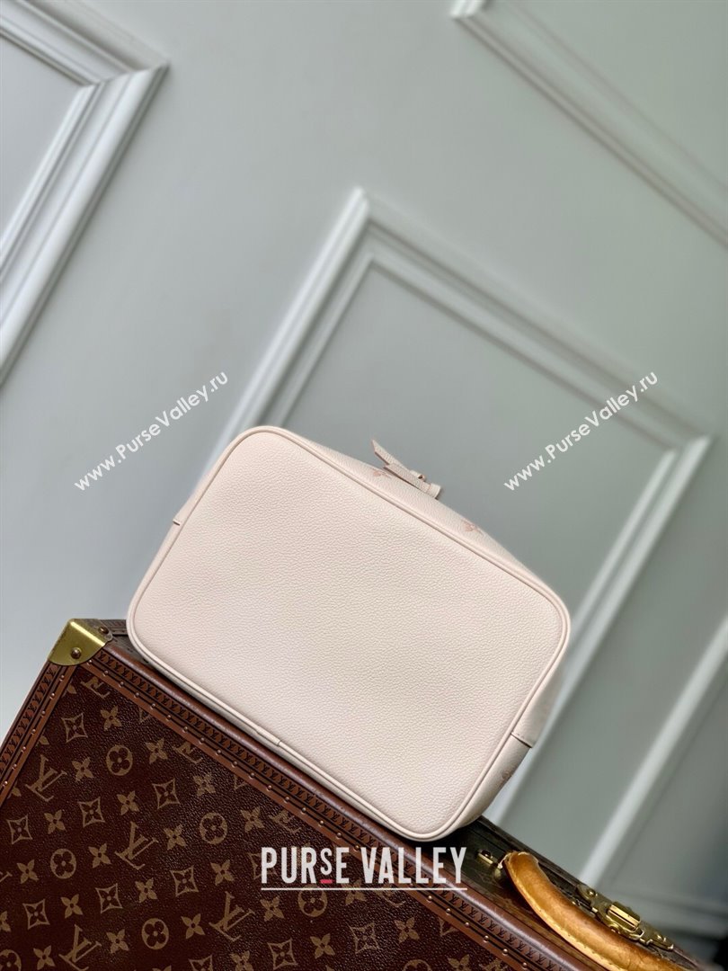 Louis Vuitton NeoNoe MM Bag in Eden Debossed Grained Cowhide Leather M14401 2025 (K-25061705)