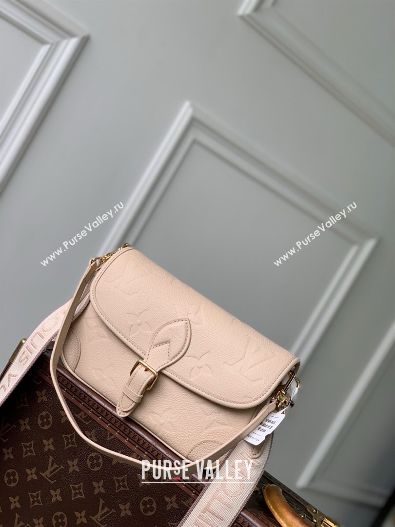Louis Vuitton Diane Bag in Sand Grained Cowhide Leather M13231 2025 (K-25061807)