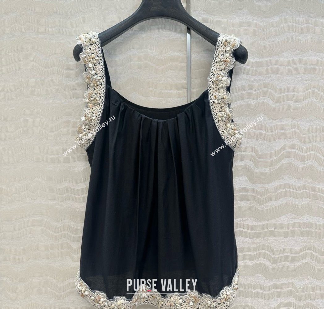 The Row Vest with Crochet Charm Black 2025 0620 (QI-250620013)