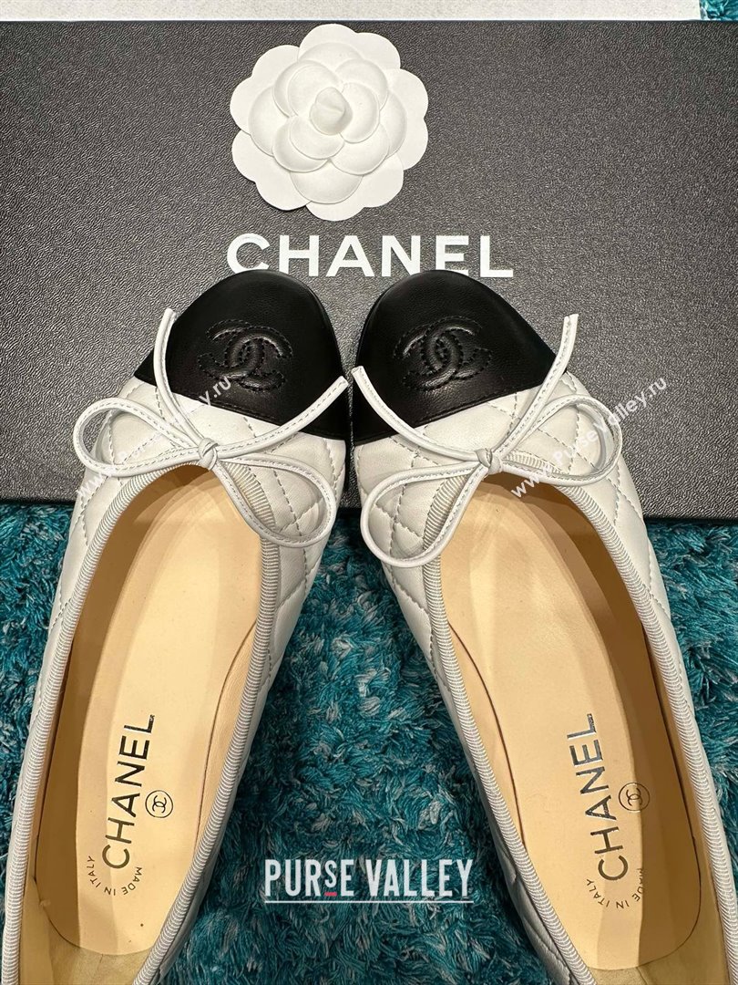 Chanel Quilted Lambskin Ballet Flats CHB070717 White/Black 2025 (MD-25070818)