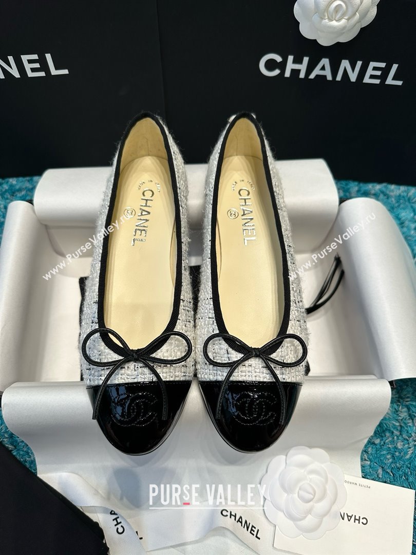 Chanel Tweed Patent Leather Ballet Flats CHB070703 White/Black 2025 (MD-25070703)