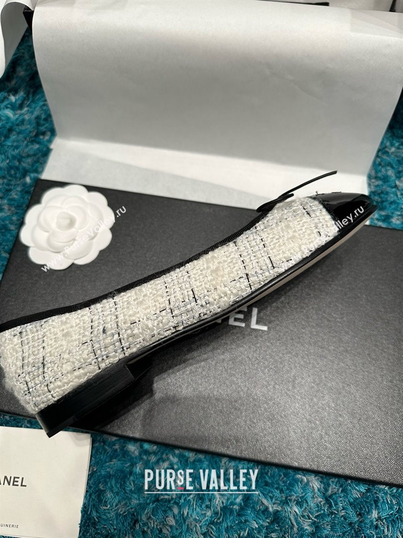 Chanel Tweed Patent Leather Ballet Flats CHB070703 White/Black 2025 (MD-25070703)