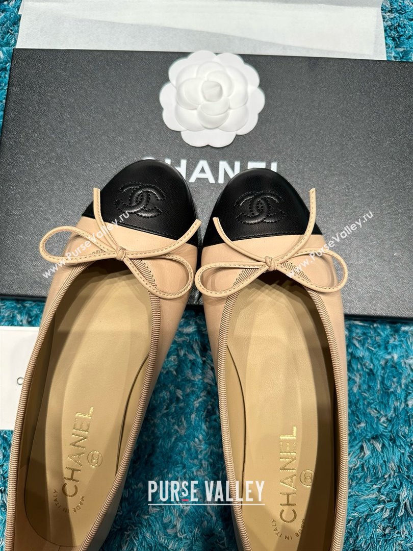 Chanel Lambskin Ballet Flats CHB070733 Beige/Black 2025 (MD-25070733)