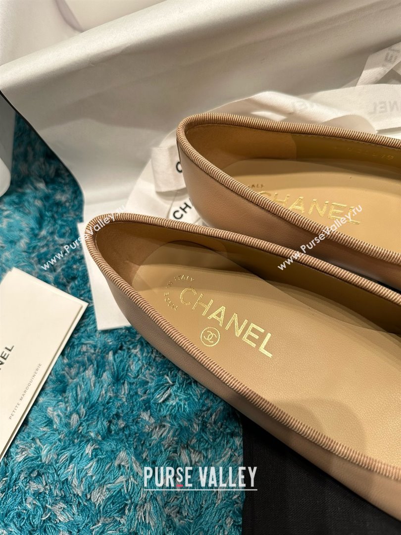 Chanel Lambskin Ballet Flats CHB070733 Beige/Black 2025 (MD-25070733)