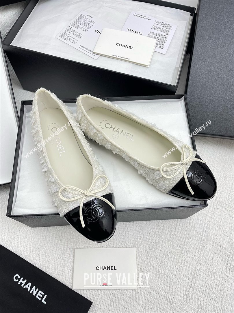 Chanel Tweed Patent Leather Ballet Flats Black/White 2025 (KL-25071009)