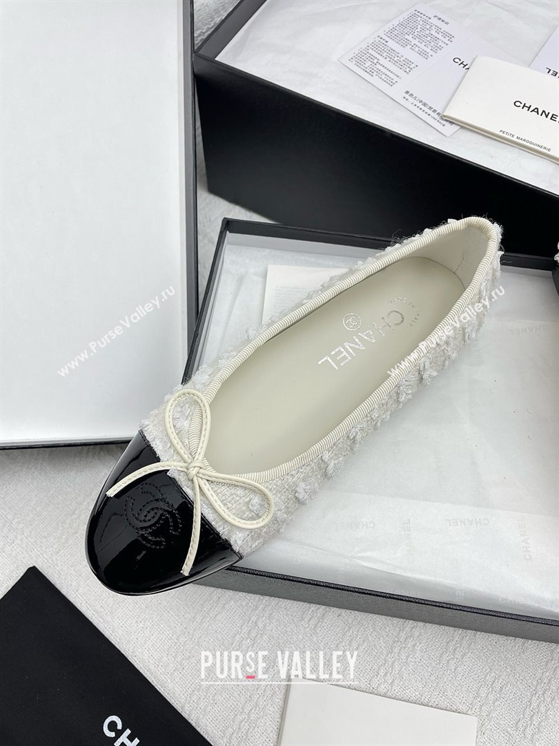 Chanel Tweed Patent Leather Ballet Flats Black/White 2025 (KL-25071009)